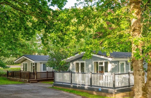 New Forest District Ski Chalet | Select Lodge Plus 3 WF