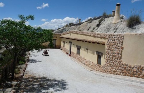 Cullar Cottage | Self catering Cueva El Monterón for 7 people