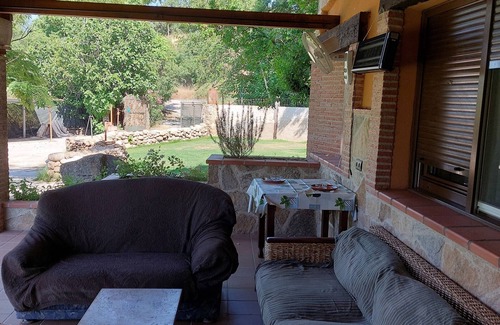Candeleda Villa | Self catering Higueras y Olivos for 12 people