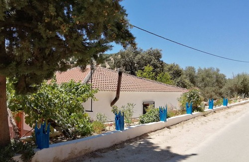 Iznajar Villa | Self Catering, Villa de Mil Veranos, with pool, near Lake Iznajar,