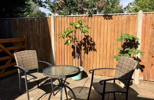 Southbourne Apartment | Self contained annex with bedroom bathroom sitting room and kitchenette