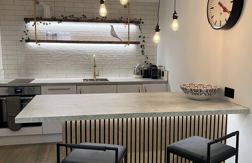 Abbots Langley Apartment | Self contained, newly renovated apartment apartment near Harry Potter studiosnn