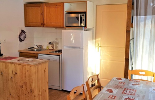 La Joue du Loup Ski Chalet | Semi-Detached Chalet 3 Rooms with Ski Storage and Free Parking