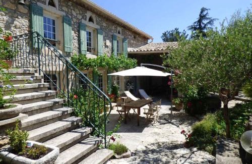 Orgon Villa | Semi-detached provencal farm with swimming pool