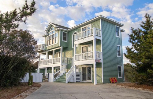 Ocean Sands House | Semi-Oceanfront, 6 BRs, Priv Pool, H Tub, Rec Rm, OS6B, Seashell