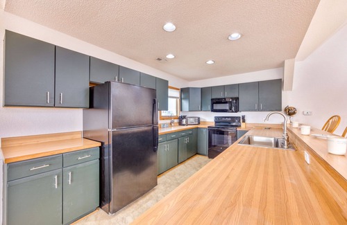 Rodanthe House | Semi-Oceanfront Dog Friendly Home w/Private Pool, Hot Tub, Foosball, Basketball