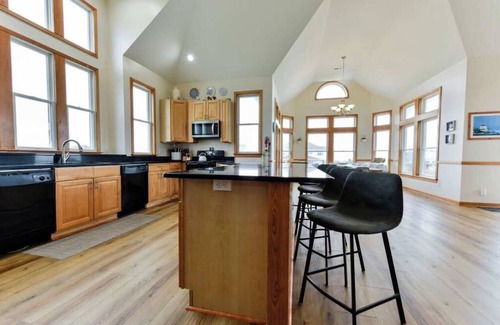 Rodanthe House | Semi-Oceanfront! Gorgeous Ocean Views! Sleeps 21! Steps to the Beach!