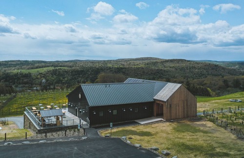 Callicoon House | Seminary Hill Boarding House Apartment 8 by AvantStay | Callicoon