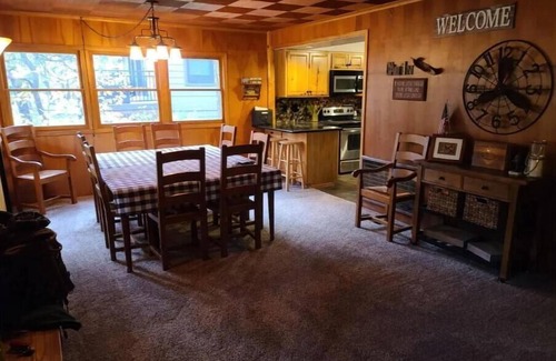 Bass Lake House | SEMPER FI TLF with Boat slip