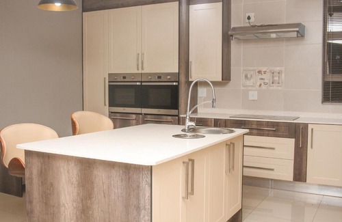 Makhado House | Senaville Guesthouse