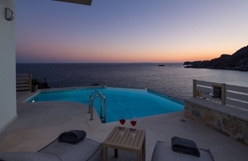 Souda Villa | Sene Villa - Sea Front Luxury Villa