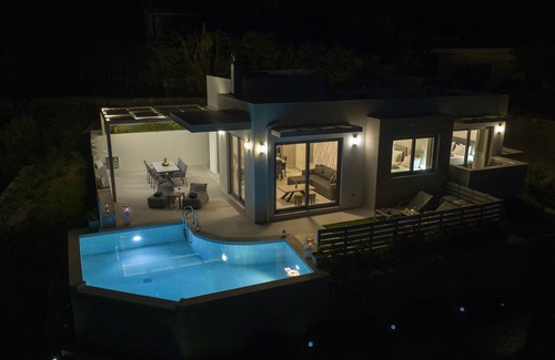 Souda Villa | Sene Villa - Sea Front Luxury Villa