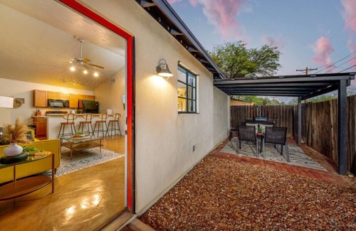 Blenman-Elm Apartment | Seneca Casita (Mike Morgan)