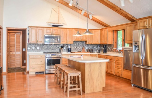 Teall Beach Cottage | Seneca Lake Effect: "Experience luxurious lake life"