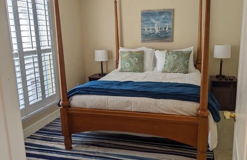Cornelius Condo | Sensational views of Lake Norman at the Peaceful Penthouse