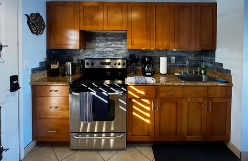 Kahana Condo | Sep/Oct Special 15% off! Romantic Maui Getaway, 25' from the Ocean