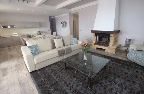 Chio Villa | Separate vacation home on finca 4 bedrooms 3 bathrooms/8 pers.(max 10)
