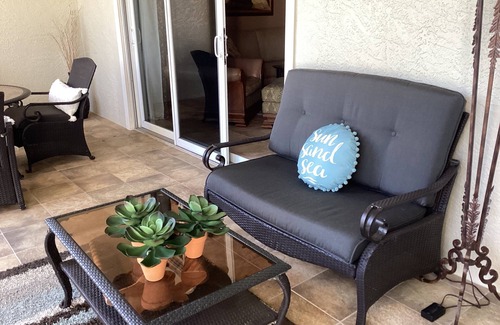 Palm Coast Condo | Sept and Oct are beautiful here! Peaceful 3BR-2BA condo on ICW. 5 min to beach!