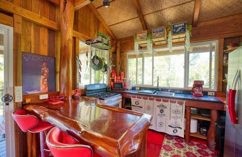 Keaau Cabin | SEPT SALE+ 40% OFF 9-13, 14-16, 22,26-TreeHouse Vibe AC-WiFi-BBQ-W&D-Cliffs.