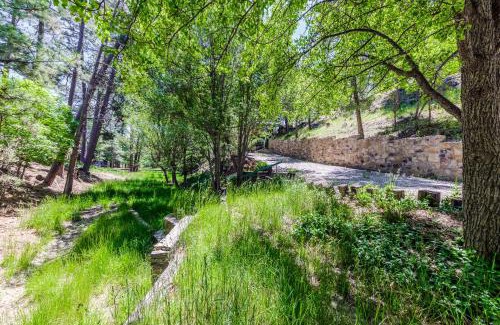 Ruidoso House | Sequioa Cottage: Feel the Love, Inside and Out!