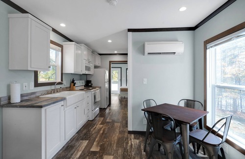 Jamestown Cabin | Serene 1-Bedroom Tiny Home 1/2 Mile from Marina and Boat Ramp #406!