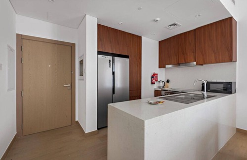 Dubai Apartment | Serene 2BR by The Beach - La Mer
