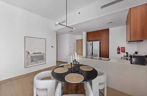 Dubai Apartment | Serene 2BR by The Beach - La Mer