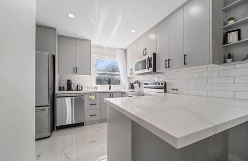 Rosemount House | Serene 3BR Home in Kitchener