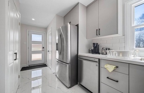 Rosemount House | Serene 3BR Home in Kitchener