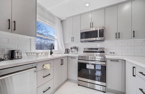 Rosemount House | Serene 3BR Home in Kitchener