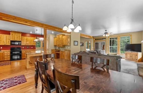 McCall Ski Chalet | Serene 4-bedroom chalet in McCall for a peaceful getaway