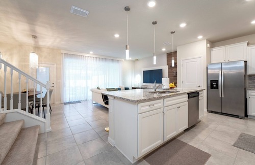 Davenport House | Serene 5-bedroom townhome with Pool near Disney