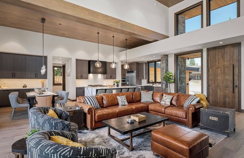 Truckee House | Serene Alpine Retreat, Private Hot Tub, EV Charger, Fire Pit & Golf Course Views