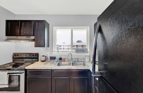 Sterling Heights Apartment | Serene and Central Home ~ WiFi ~ Pet Friendly!