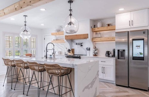 Carrollwood House | Serene and private "Paradise Palms" with Pool near Lake Carroll Park