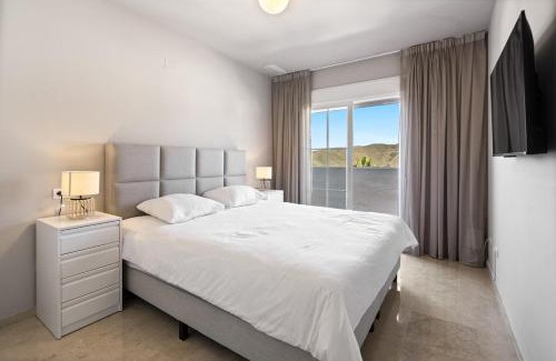Istan Apartment | Serene Apartment near Marbella Lake Views RDR495