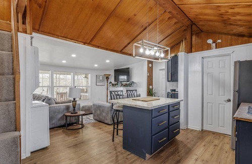 Lottie House | Serene Bayou Retreat - Spacious 4BR Home in Breaux Bridge for Families