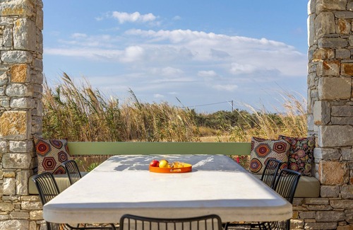 Naxos House | Serene Beach Villa With 2 Pools & Hot Tubs: Ideal For Reunions & Privacy| Plioni