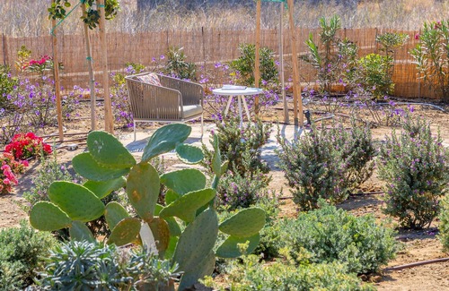 Naxos House | Serene Beach Villa With 2 Pools & Hot Tubs: Ideal For Reunions & Privacy| Plioni
