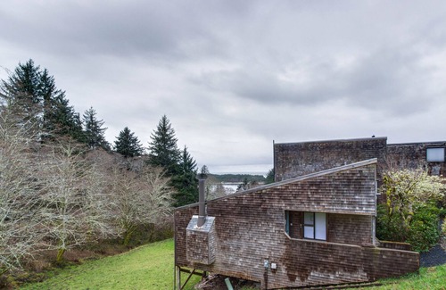 Otis Condo | Serene Cascade Head condo w/ private washer/dryer, and forest & ocean views