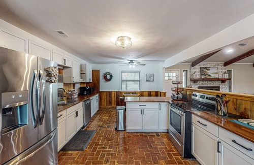 Wilmer Cabin | Serene Farm House with Expansive Land and Peaceful Pond Views