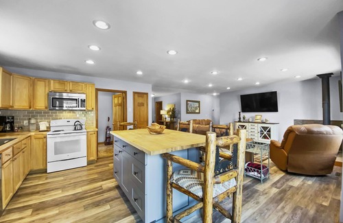 Breckenridge House | Serene Forested Retreat near Breckenridge Resort
