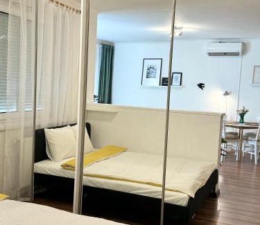 Ferencvaros Apartment | Serene Garden View Suite