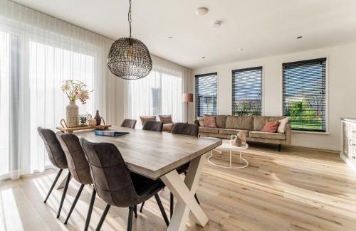 De Koog House | Serene Holiday Home in De Koog Texel with Sauna