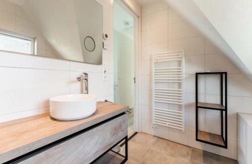 De Koog House | Serene Holiday Home in De Koog Texel with Sauna