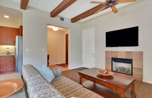La Quinta Apartment | Serene La Quinta Legacy Villas Escape #A