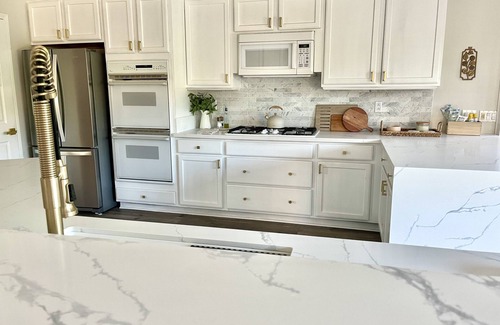 Araby House | Serene Modern Desert Home: Private Pool, Spa, and Backyard - Pet Friendly!