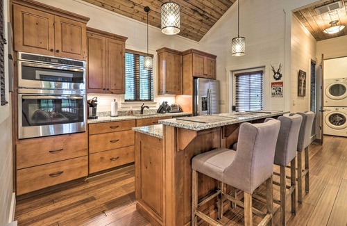 Glenville House | Serene Mountain Retreat! Rural Glenville Craftsman