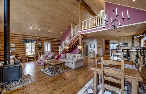 Twin Lakes Cabin | Serene private cabin with WiFi in Twin Lakes - Perfect Mountain Getaway