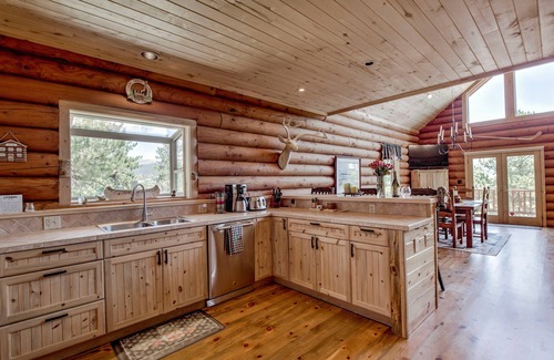 Twin Lakes Cabin | Serene private cabin with WiFi in Twin Lakes - Perfect Mountain Getaway